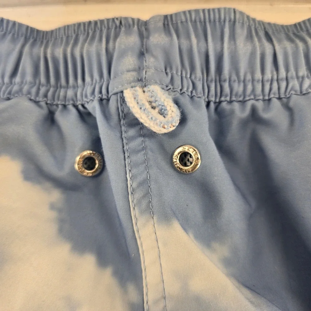 Peter Millar Seaside Mens Blue Coastal Village Scenic Print Swim Trunks Size M